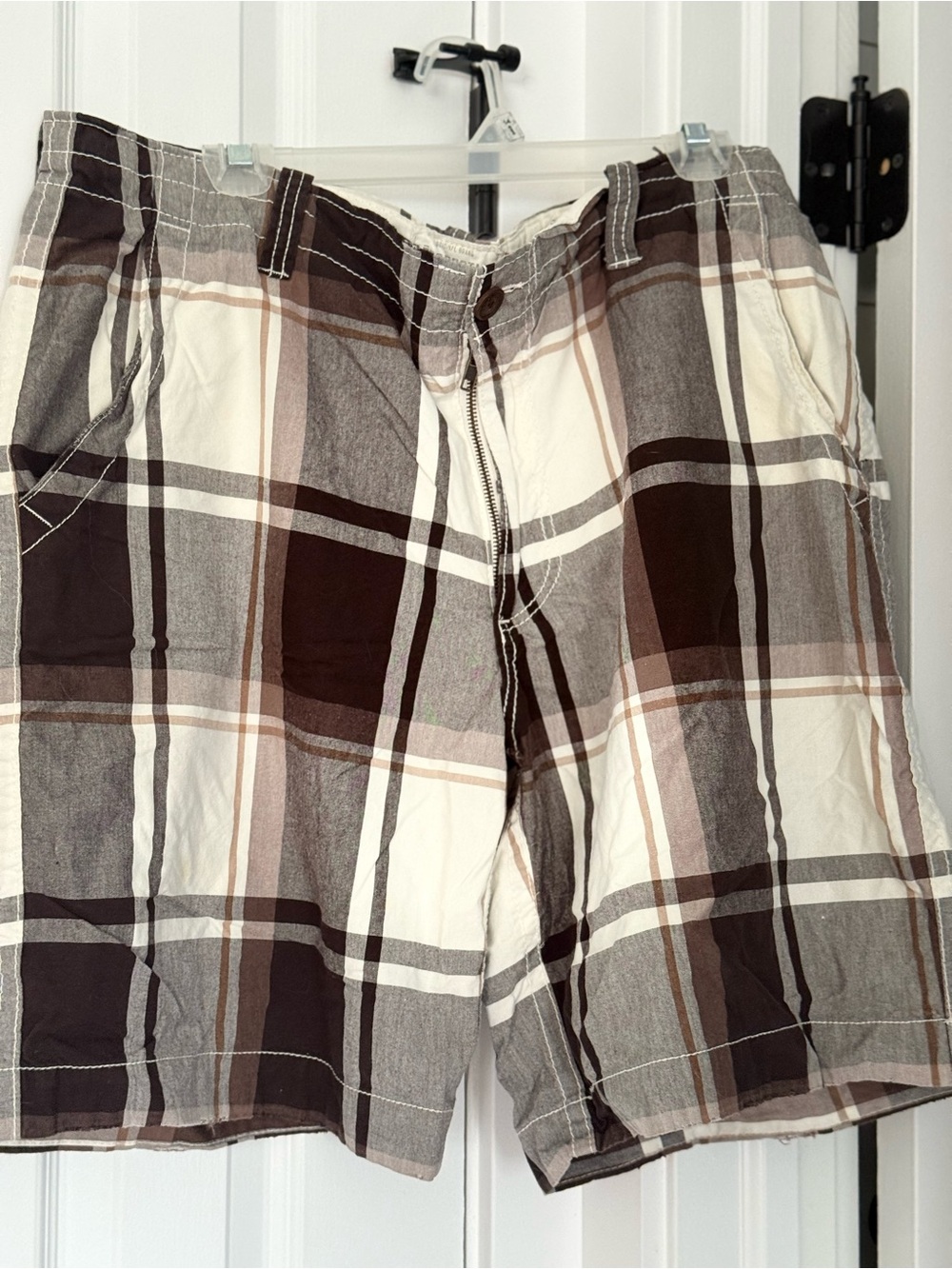 Aeropostale Men's Brown and Cream Plaid Flat Front Shorts